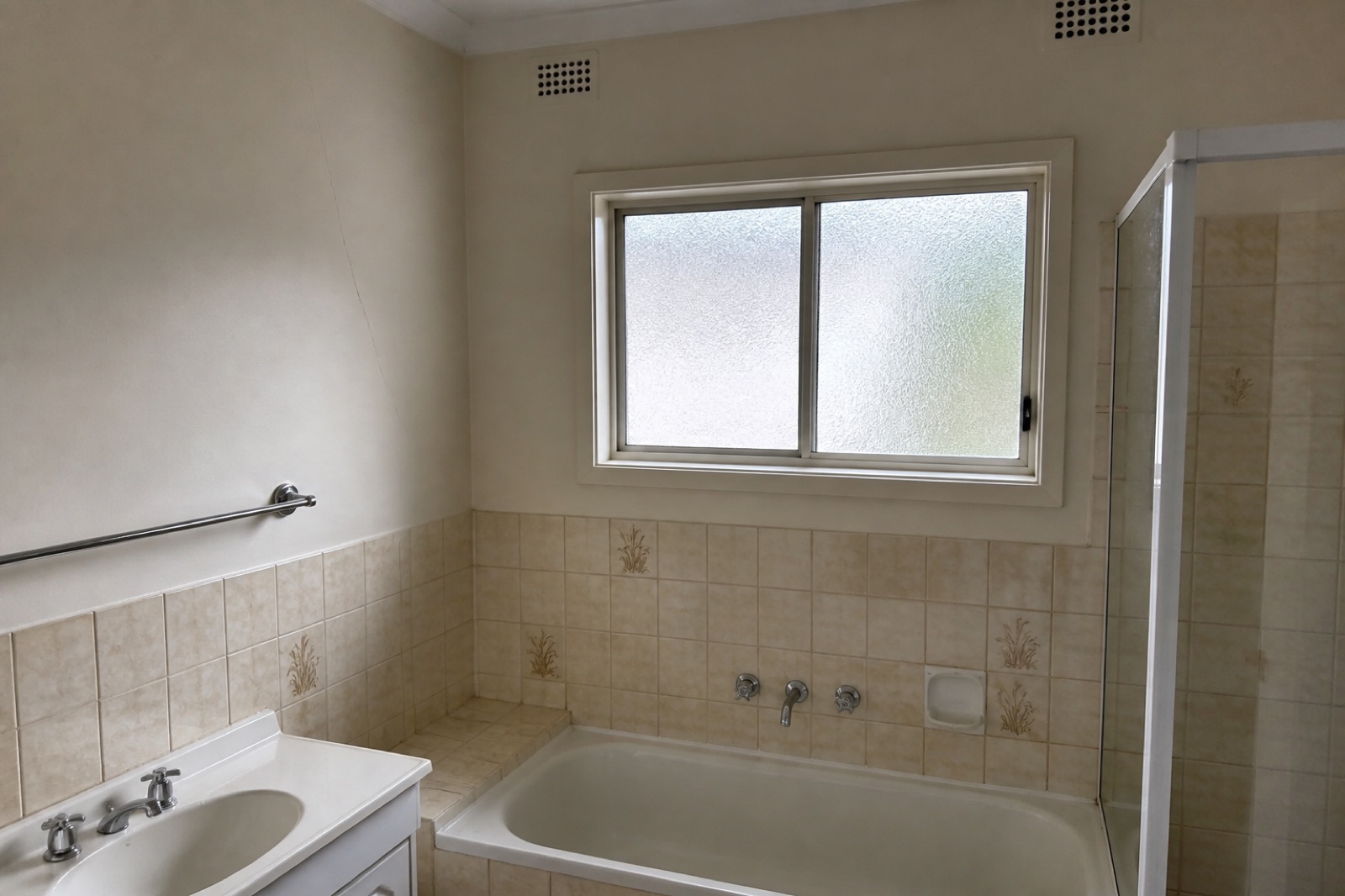 Bathroom presentation for sale photos
