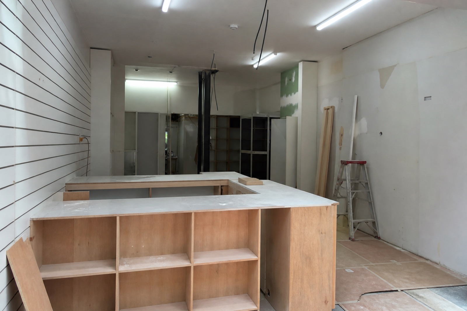 Retail fit-out support for a shopfront